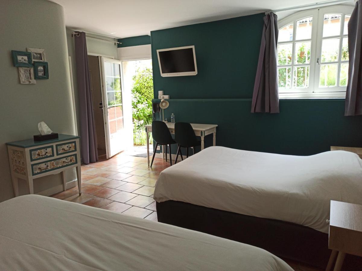 Logis Hotel Le Prince Noir Sérignac-sur-Garonne Exterior foto